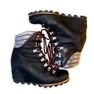Sorel Women's Conquest Wedge Mid Calf Boot Size 7 / 37